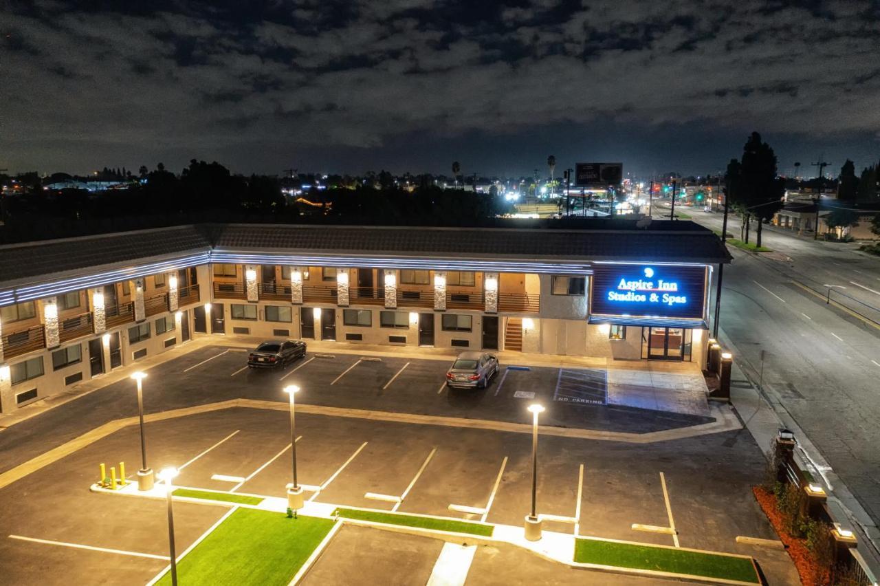 Aspire Inn Studios & Spas Белфлауър Екстериор снимка